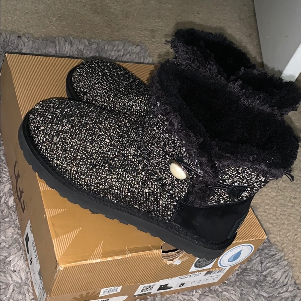 W MINI BAILEY BUTTON FANCY UGGS